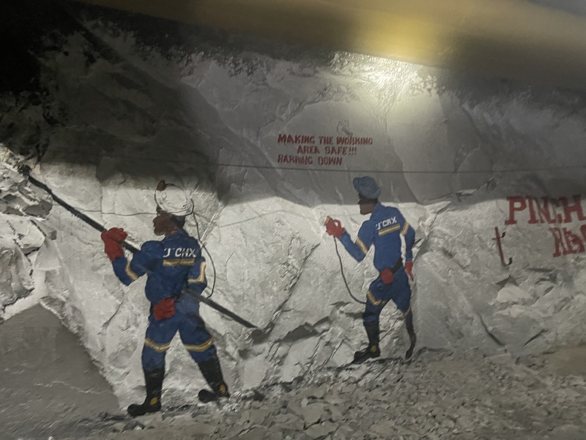 1695216199601042.jpg 2023谦比希井下手绘-封面.jpg